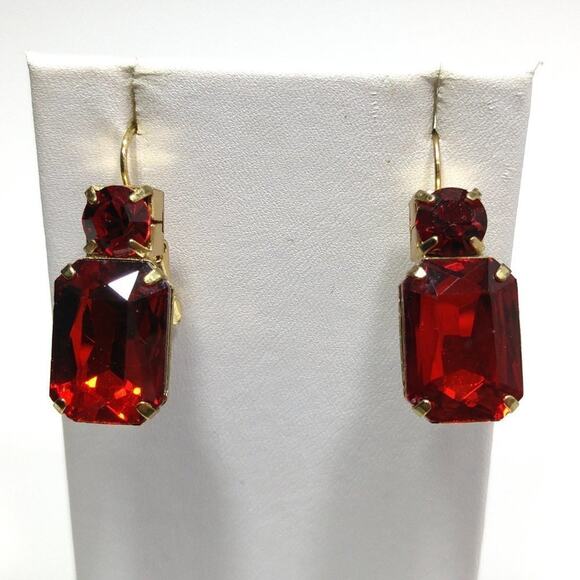 Vintage Red Rhinestone Lever Back Earrings, Gold Tone, 1990s, 1 3/8 Inches - Picture 6 of 9